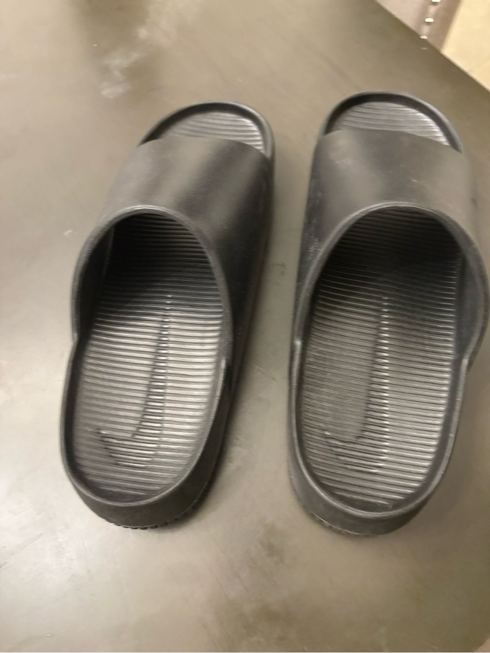 Nike Calm 2.0 Black Men’s Slide Sandals with Subtle Swoosh - Picture 5 of 7